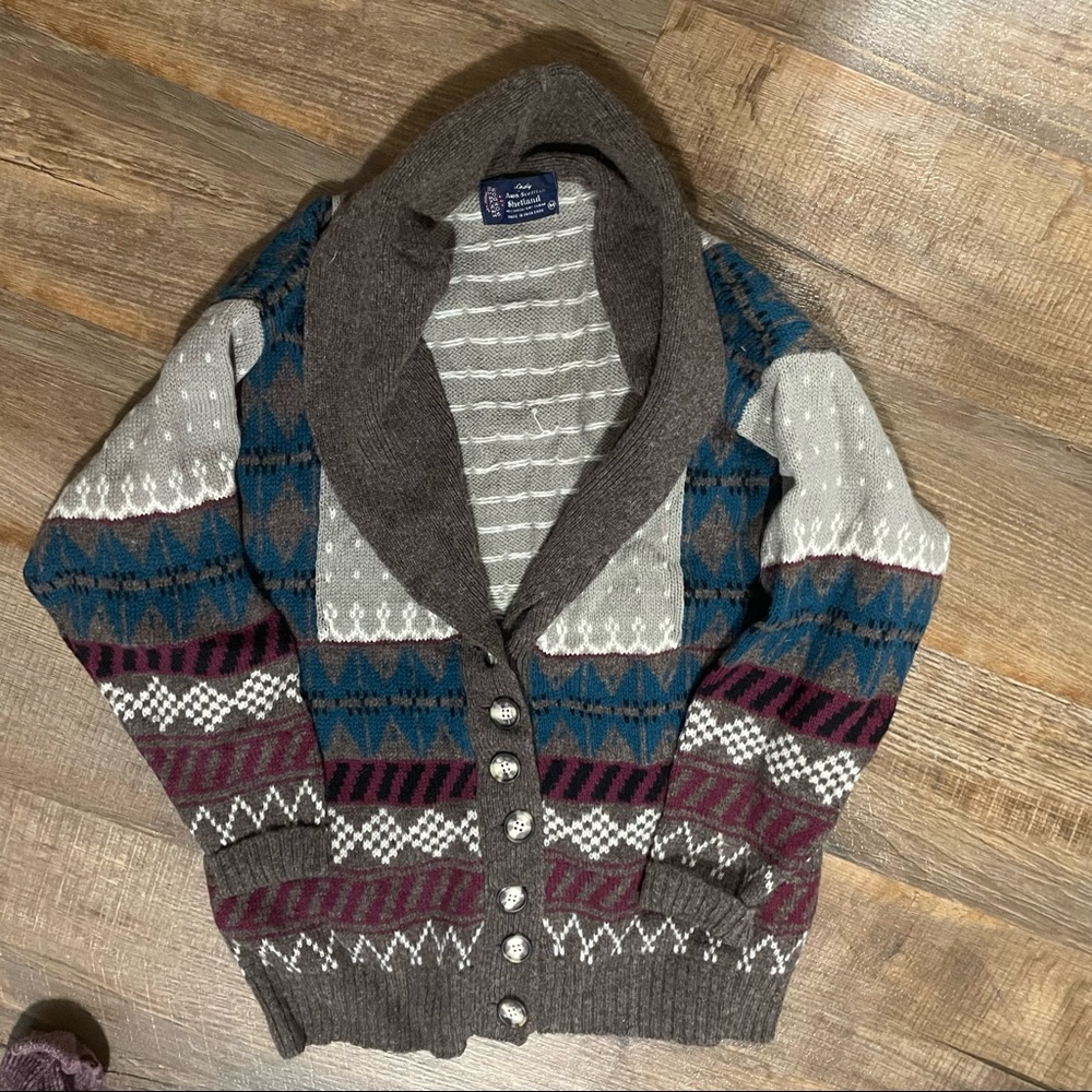 Lady Avon Scottish Shetland Cardigan Sweater - Medium